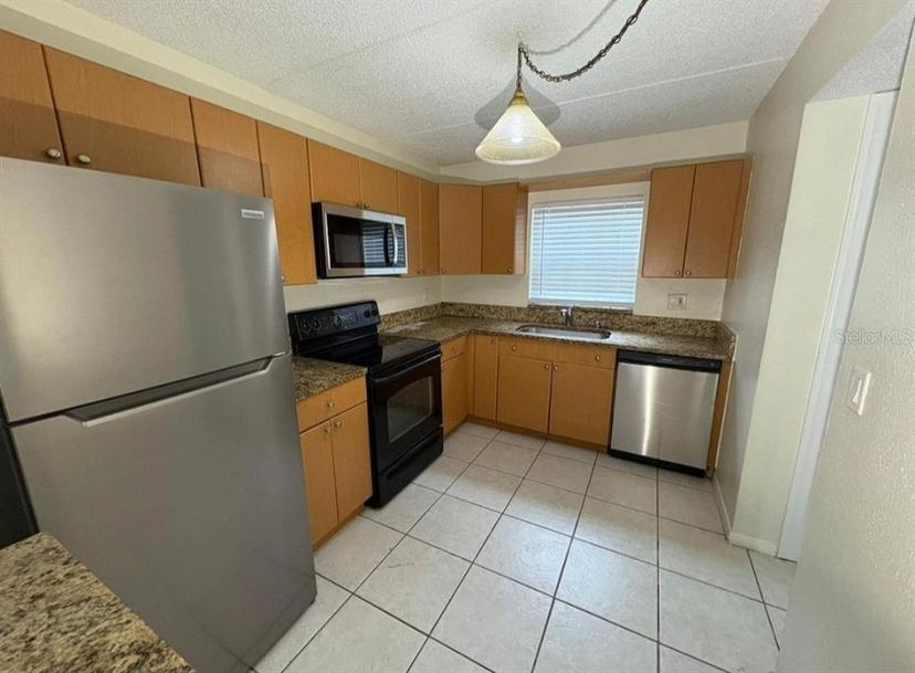 Picture of 2820 Somerset Park Drive Unit 101, Tampa FL 33613
