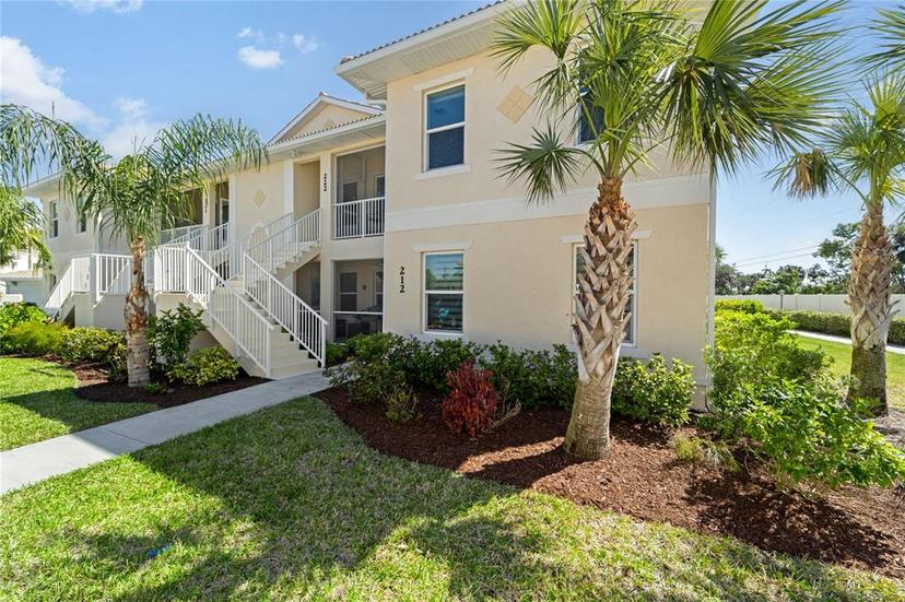 Picture of 200 Gardens Edge Drive Unit 222, Venice FL 34285