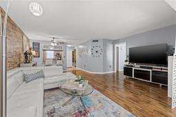 Picture of 6800 20Th Avenue N Unit 309, St Petersburg, FL 33710