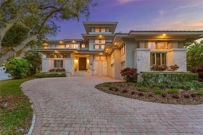 Picture of 950 Monterey Point Ne, St Petersburg FL 33704