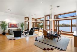 Picture of 950 Monterey Point Ne, St Petersburg, FL 33704