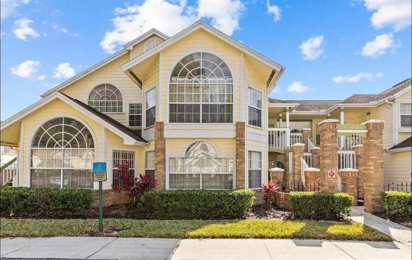 Picture of 5012 Laguna Bay Circle Unit 72, Kissimmee FL 34746