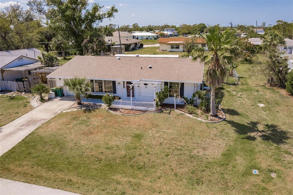 Picture of 586 Skylark Lane Nw, Port Charlotte, FL 33952