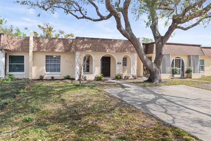 Picture of 9845 84Th Way, Seminole FL 33777