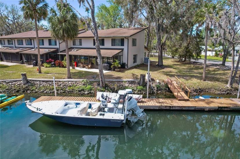 Picture of 1637 SE Paradise Circle W Unit 101, Crystal River FL 34429