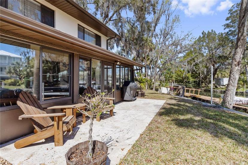 Picture of 1637 SE Paradise Circle W Unit 101, Crystal River FL 34429