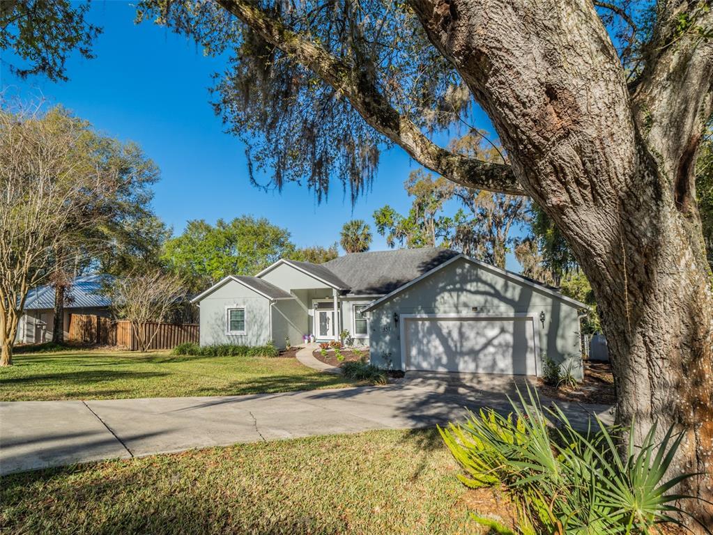Picture of 351 Groveland Road, Mount Dora, FL 32757