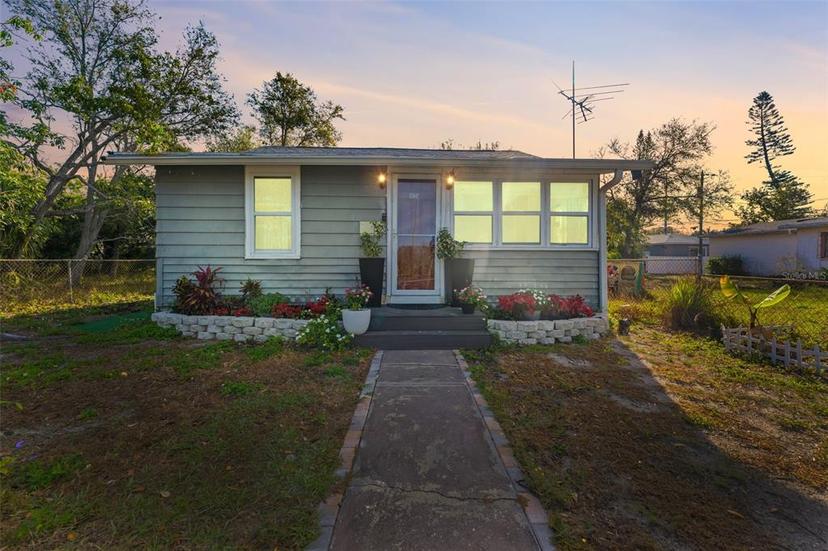 Picture of 1426 Erie Street S, St Petersburg FL 33712