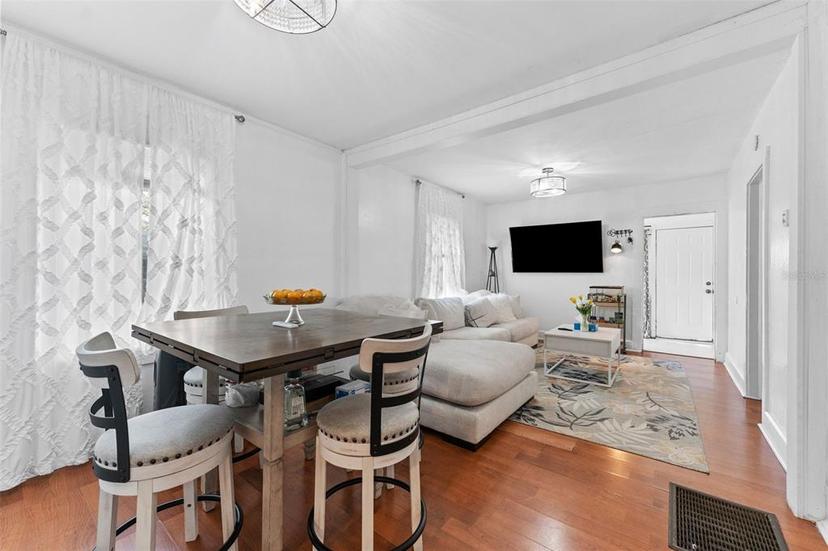 Picture of 1426 Erie Street S, St Petersburg FL 33712