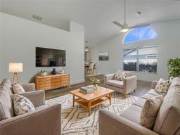 Picture of 3527 65Th Avenue Circle E, Sarasota, FL 34243
