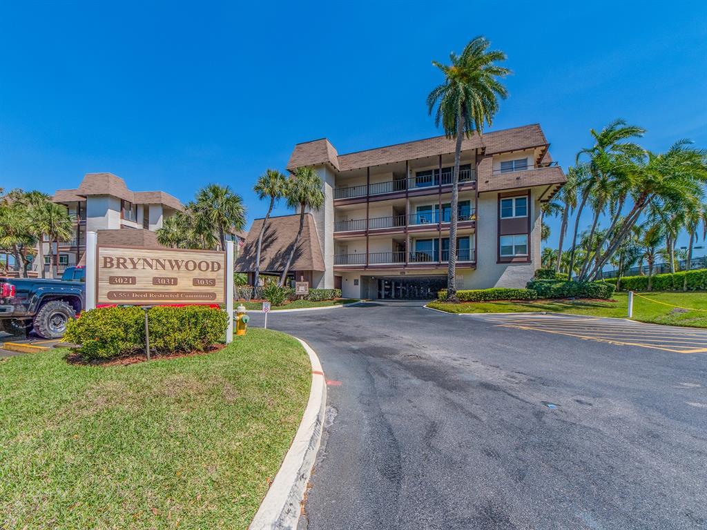 Picture of 3021 Countryside Boulevard Unit 23A, Clearwater, FL 33761