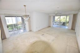 Picture of 5684 Sheffield Greene Circle Unit 79, Sarasota, FL 34235