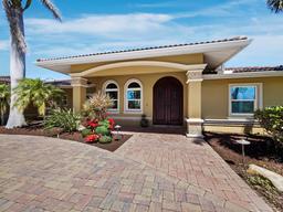 Picture of 524 N Spoonbill Drive, Sarasota, FL 34236