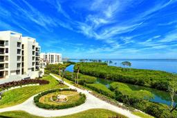 Picture of 1930 Harbourside Drive Unit 136, Longboat Key, FL 34228