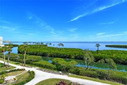 Picture of 1930 Harbourside Drive Unit 136, Longboat Key, FL 34228
