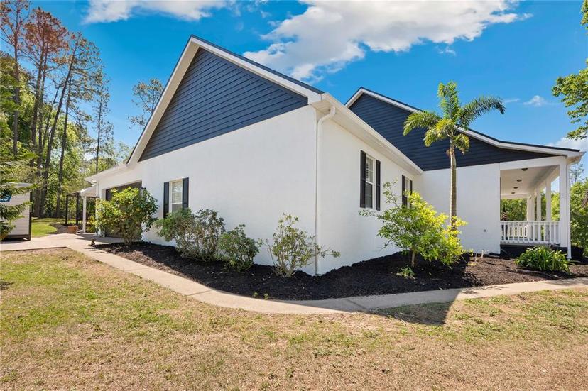 Picture of 15124 Appaloosa Hills Drive, Dade City FL 33523