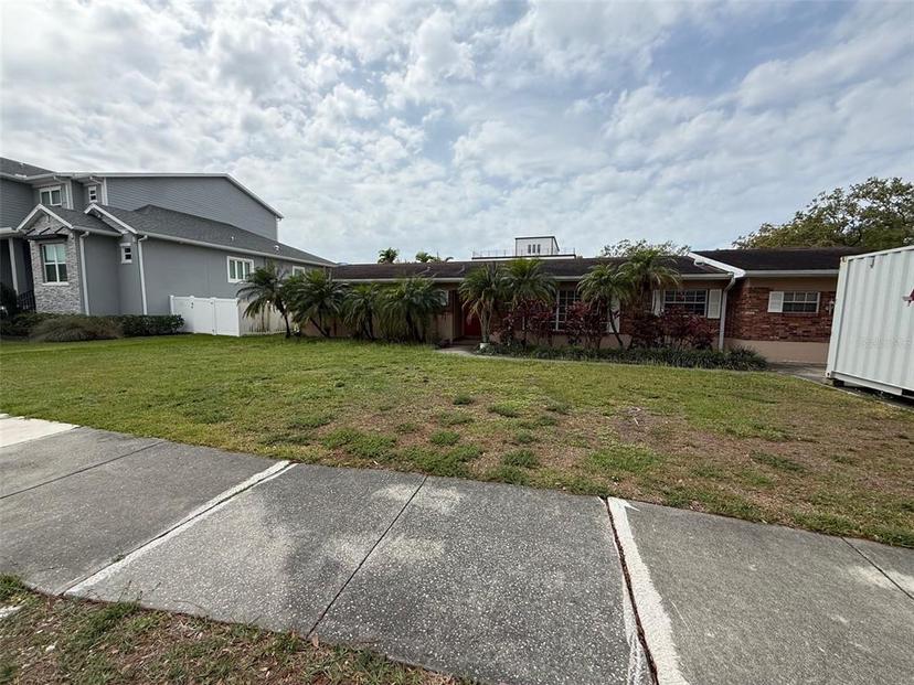 Picture of 205 S Shore Crest Drive, Tampa FL 33609