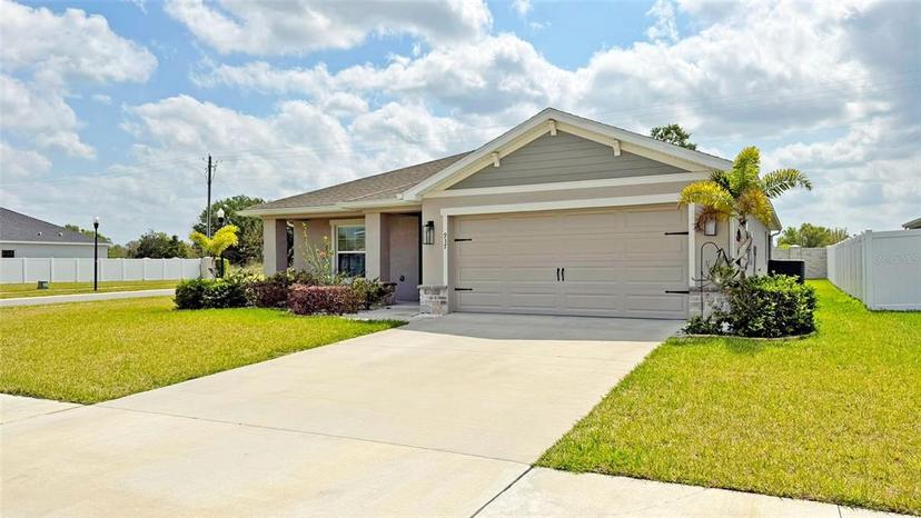Picture of 937 Montgomery Lane, Polk City FL 33868