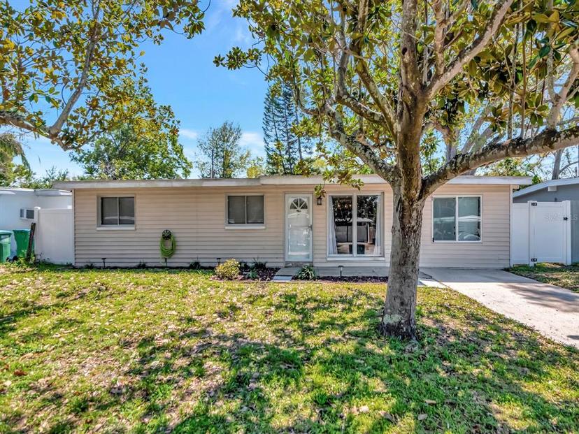 Picture of 2127 Alemanda Drive, Clearwater FL 33764