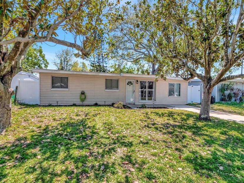 Picture of 2127 Alemanda Drive, Clearwater FL 33764