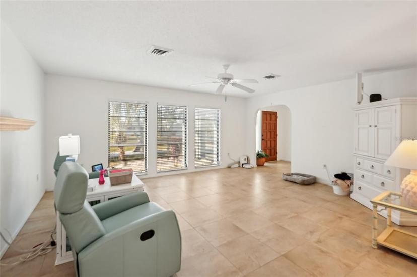 Picture of 1360 Overbrook Road, Englewood FL 34223