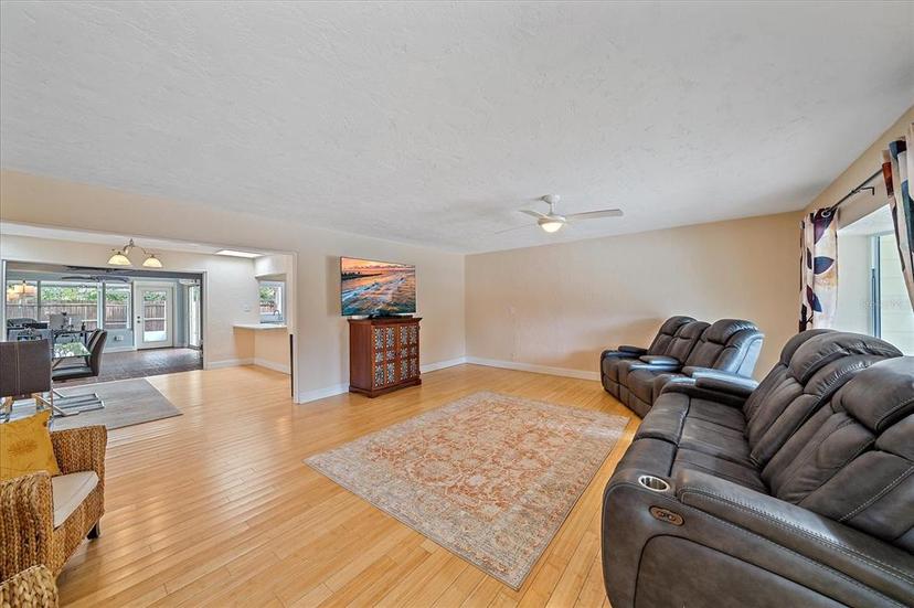 Picture of 2905 Bougainvillea Street, Sarasota FL 34239