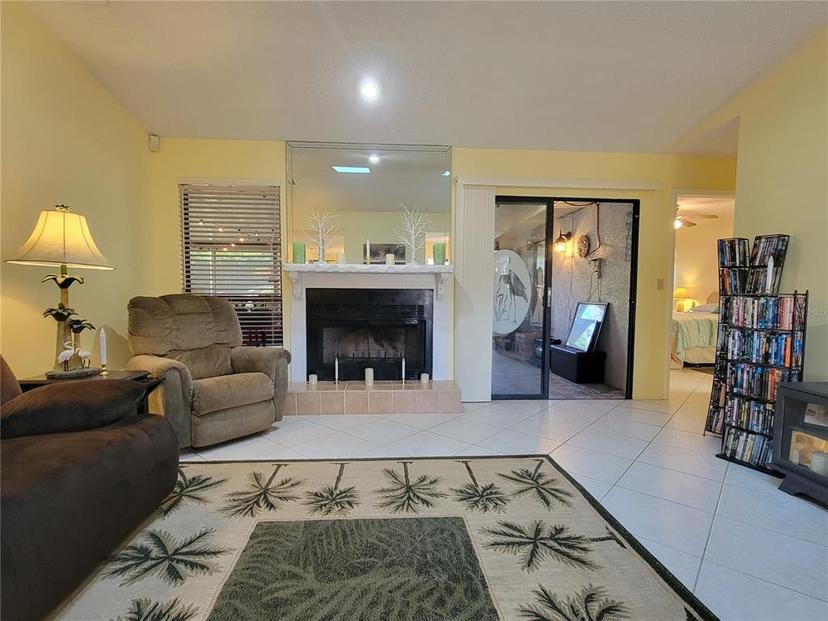 Picture of 111 Lakeside Colony Drive, Tarpon Springs FL 34689