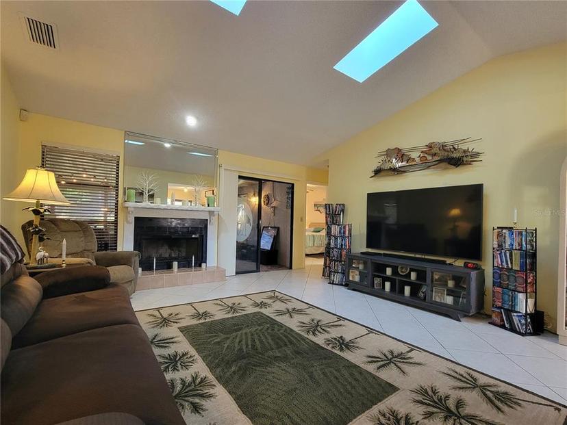 Picture of 111 Lakeside Colony Drive, Tarpon Springs FL 34689