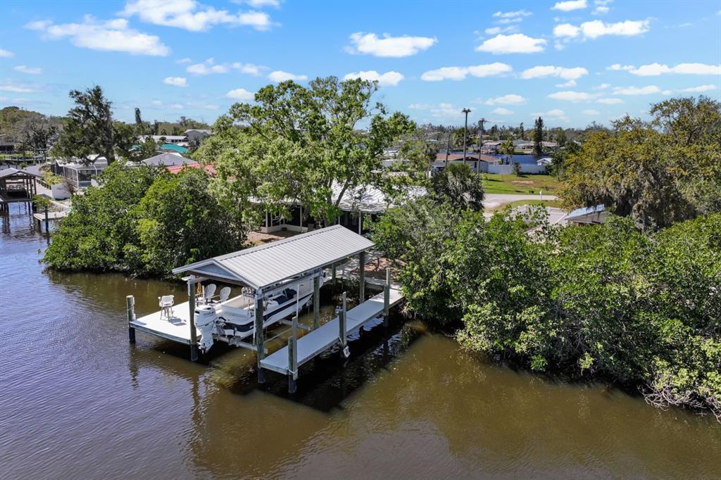 Picture of 107 6Th Street Nw, Ruskin, FL 33570