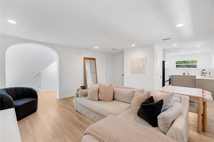 Picture of 1517 E Esther Street, Orlando FL 32806