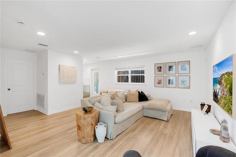 Picture of 1517 E Esther Street, Orlando FL 32806