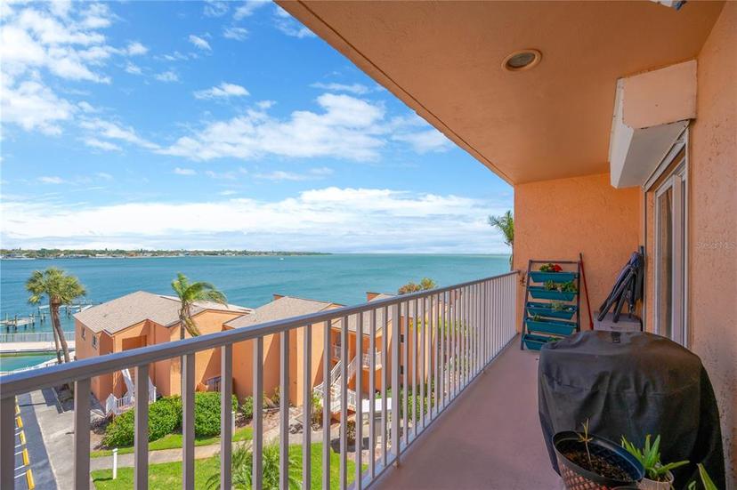 Picture of 7432 Sunshine Skyway Lane S Unit 502, St Petersburg FL 33711