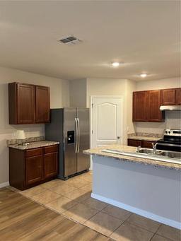 Picture of 717 Squires Grove Dr, Winter Haven, FL 33880