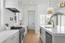 Picture of 1239 36Th Avenue N, St Petersburg, FL 33704