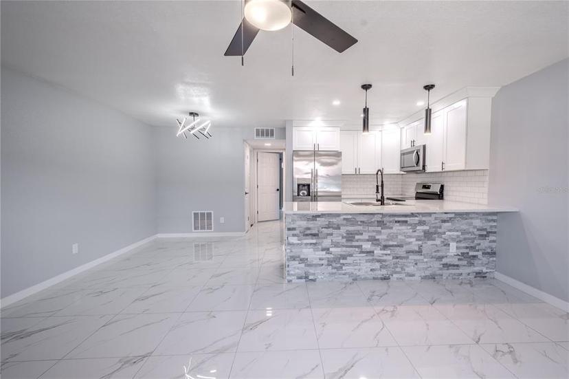 Picture of 9115 Tudor Drive Unit E109, Tampa FL 33615