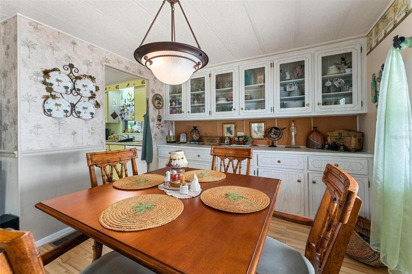 Picture of 710 Dolphin Drive, Tavares FL 32778