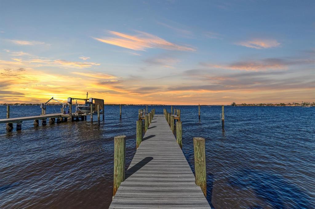 Picture of 2512 Riverside Drive E, Bradenton, FL 34208