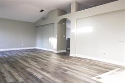 Picture of 806 Sand Ridge Drive, Valrico, FL 33594