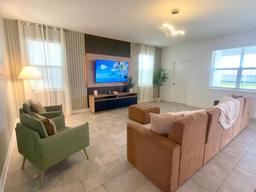 Picture of 9122 Sommerset Hills Drive, Davenport, FL 33896