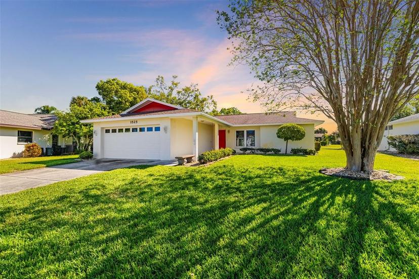 Picture of 1525 Fleetwood Drive, Sarasota FL 34232