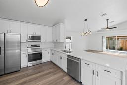 Picture of 1060 Jaybee Avenue, Davenport, FL 33897