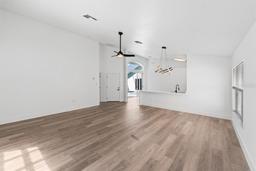 Picture of 1060 Jaybee Avenue, Davenport, FL 33897