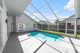 Picture of 1060 Jaybee Avenue, Davenport, FL 33897