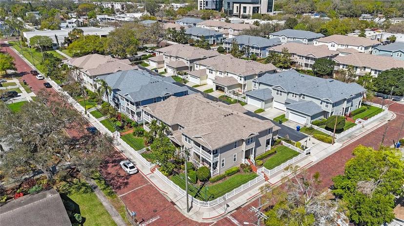 Picture of 220 2Nd Avenue Sw, Largo FL 33770