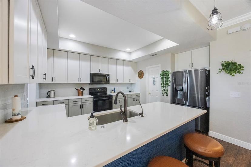 Picture of 220 2Nd Avenue Sw, Largo FL 33770
