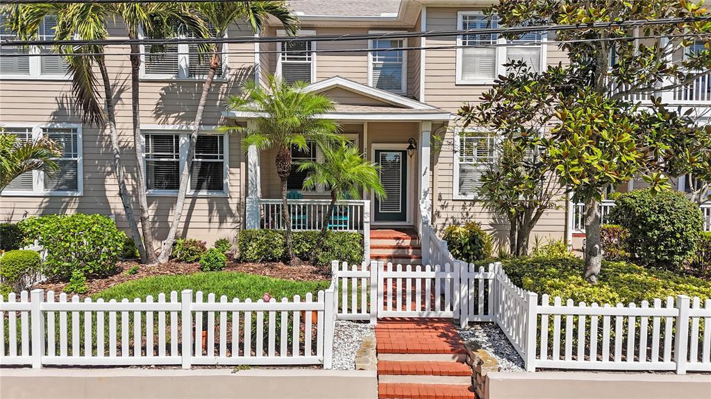 Picture of 220 2Nd Avenue Sw, Largo, FL 33770