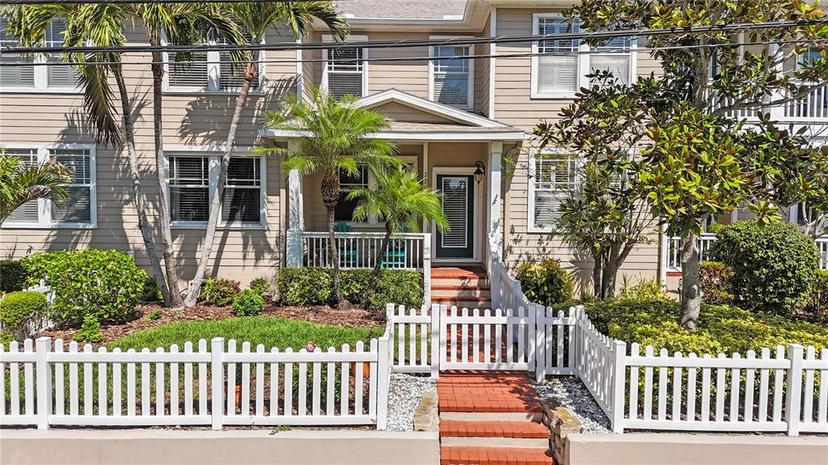 Picture of 220 2Nd Avenue Sw, Largo FL 33770