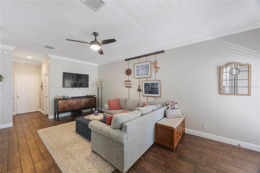 Picture of 220 2Nd Avenue Sw, Largo FL 33770