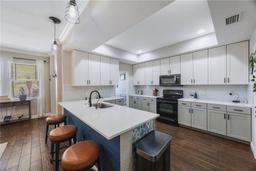 Picture of 220 2Nd Avenue Sw, Largo, FL 33770