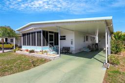 Picture of 5619 Bayshore Road Unit 240, Palmetto, FL 34221